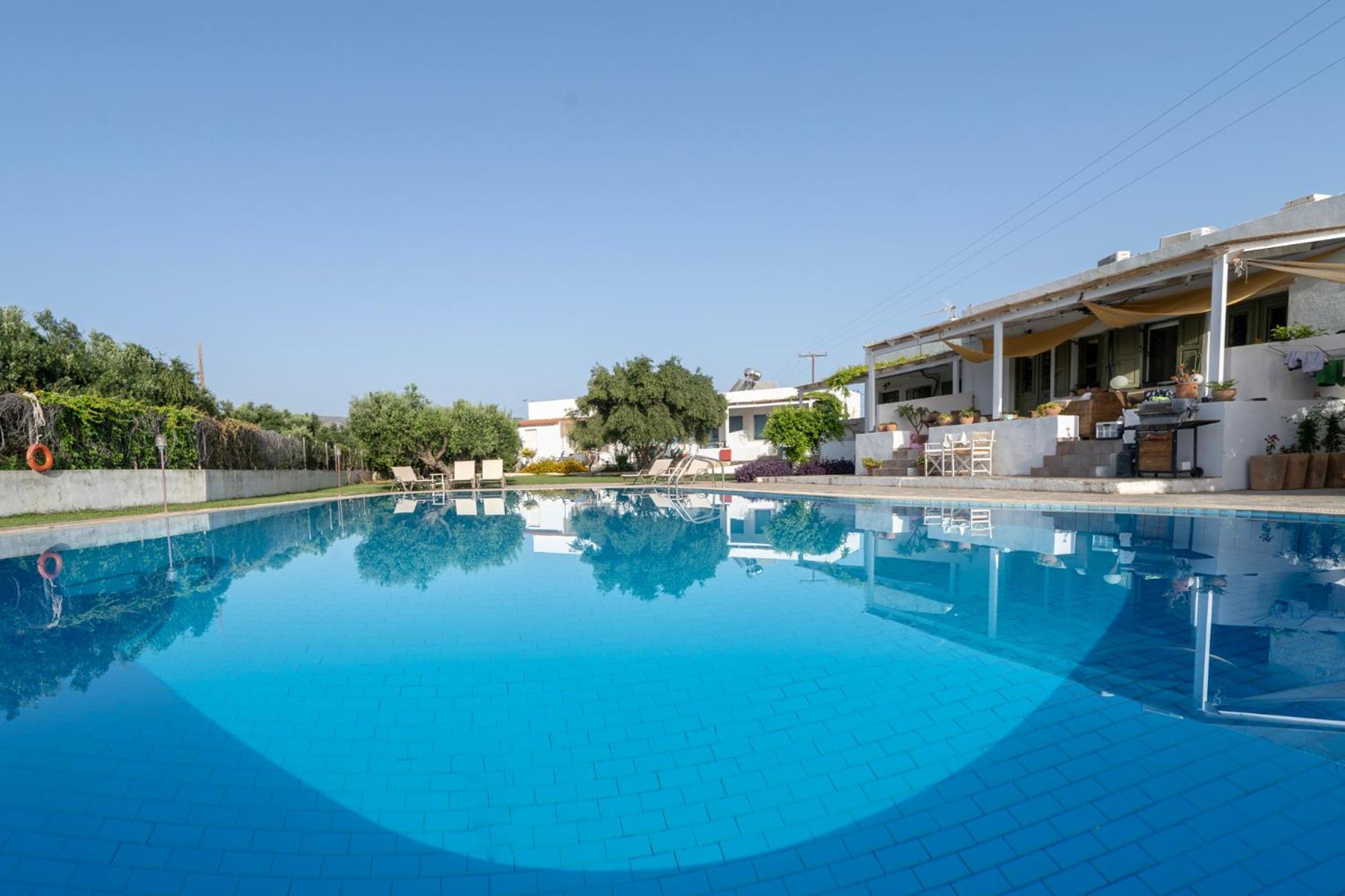 Aeolus Pool Apts Palekastro Exterior foto
